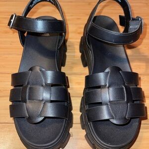 Wild Fable Women's Black Platform Avril Fisherman Chunky Sandal